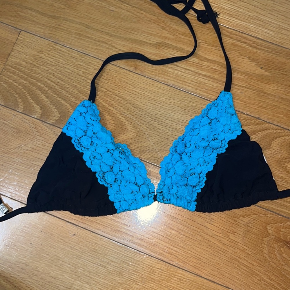 Beach bunny sexy bikini top. Size medium. Great condition